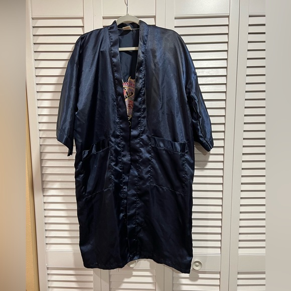 Vintage Embroidered Poly Robe - Picture 3 of 6